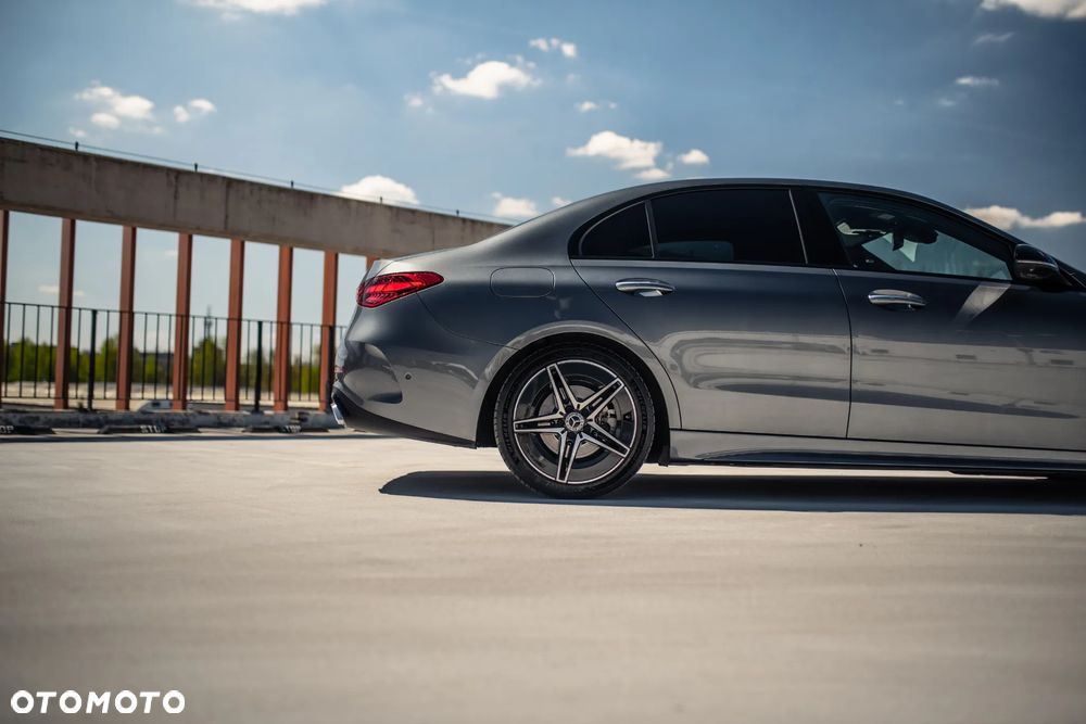 Mercedes-Benz Klasa C 220 d mHEV AMG - 3