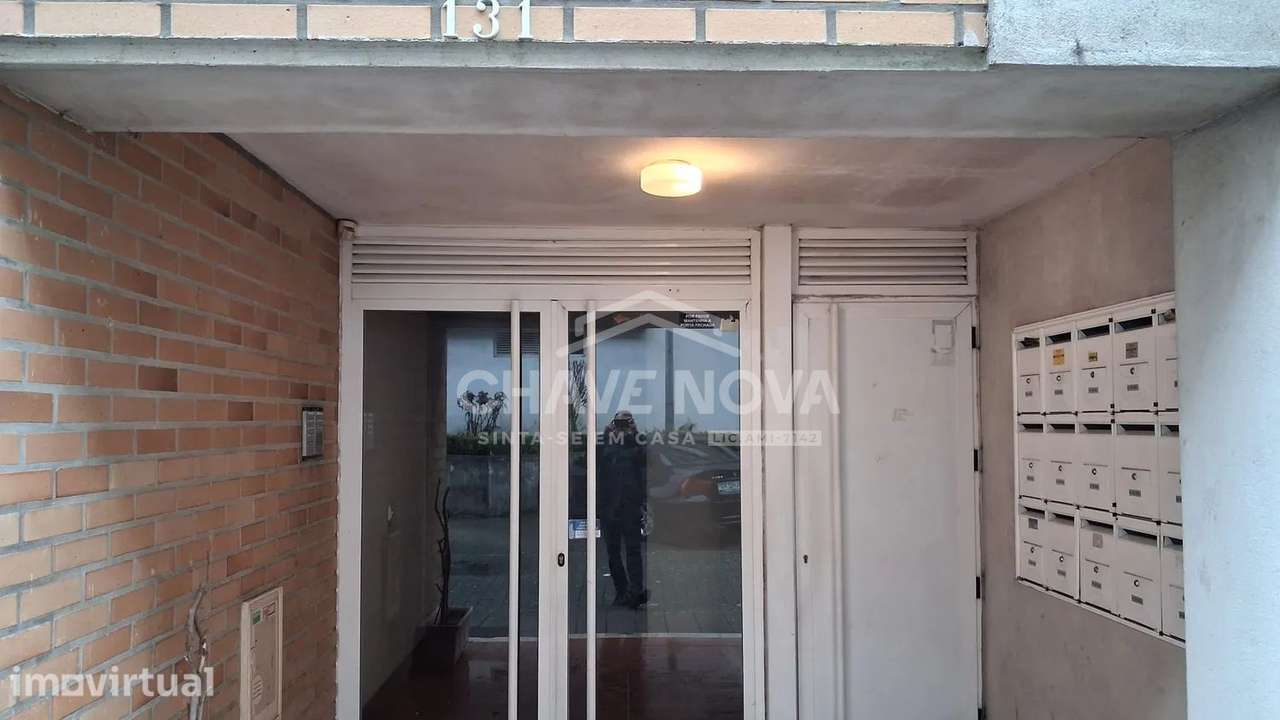 T3 Totalmente Renovado em Baguim do Monte - Grande imagem: 2/23