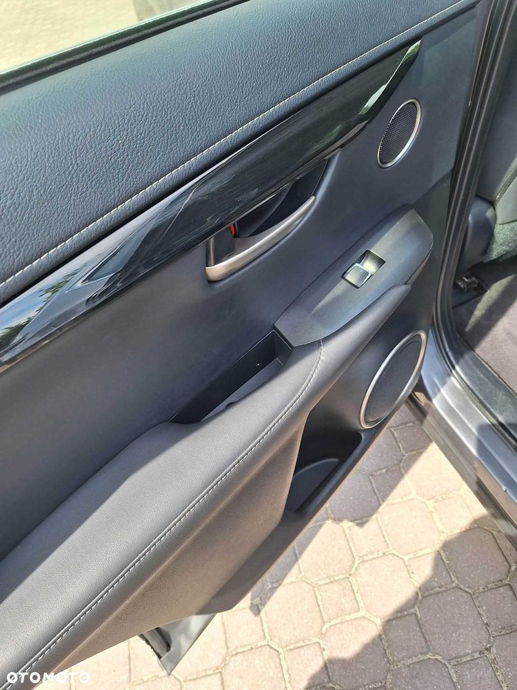 Lexus NX - 7
