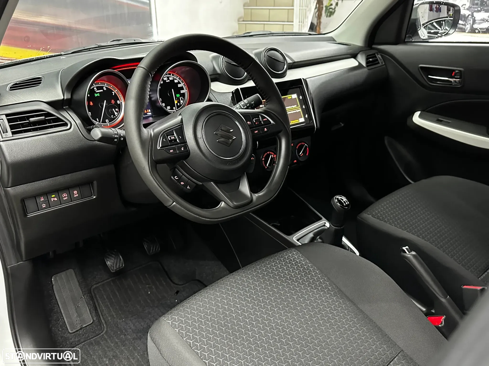 Suzuki Swift 1.2 Mild Hybrid GLX - 19