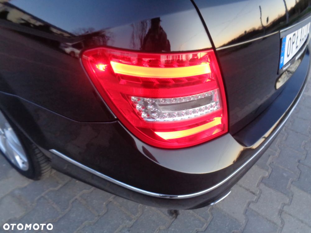 Mercedes-Benz Klasa C 200 (BlueEFFICIENCY) 7G-TRONIC Avantgarde - 14