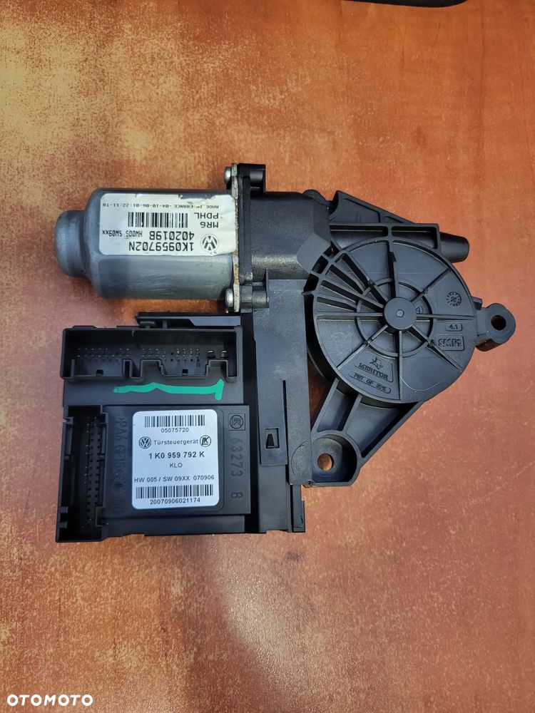 SILNICZEK SZYBY PRAWY PRZÓD VOLKSWAGEN GOLF V PASSAT B6  1K0959702N 1K0959792K - 1