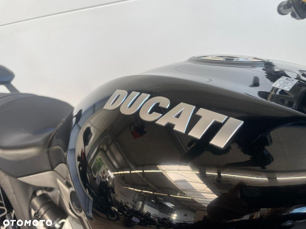 Ducati Diavel - 11