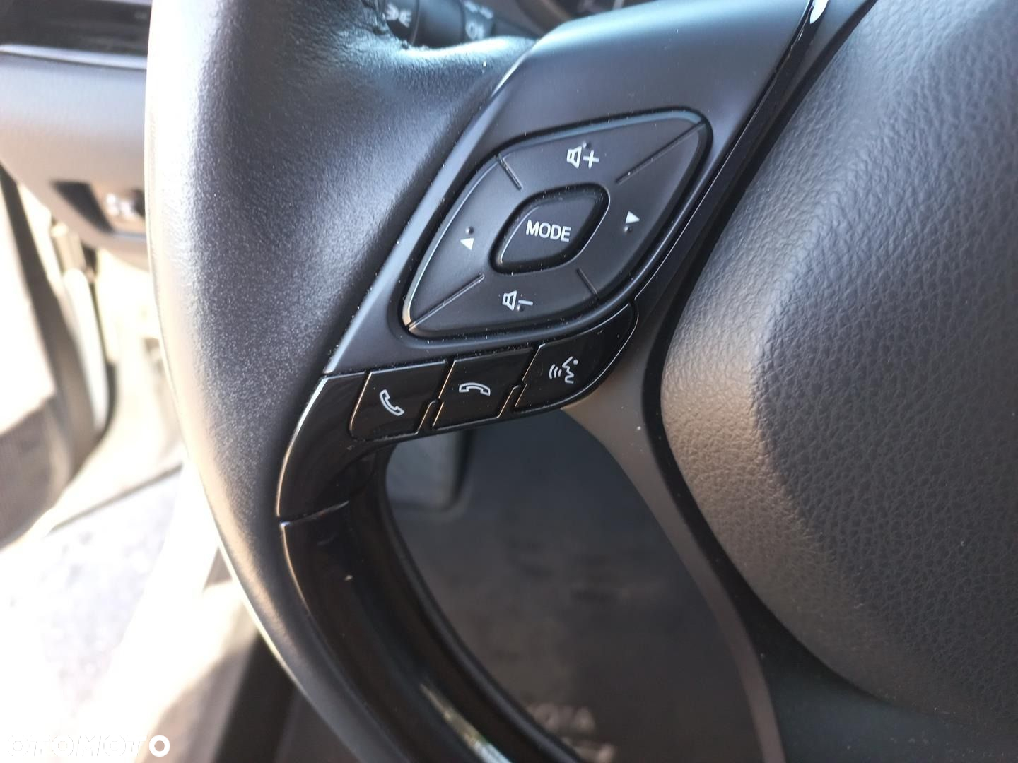 Toyota C-HR 1.8 Hybrid GPF Comfort - 18
