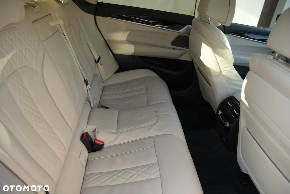 BMW 6GT 640i Sport Line sport - 21