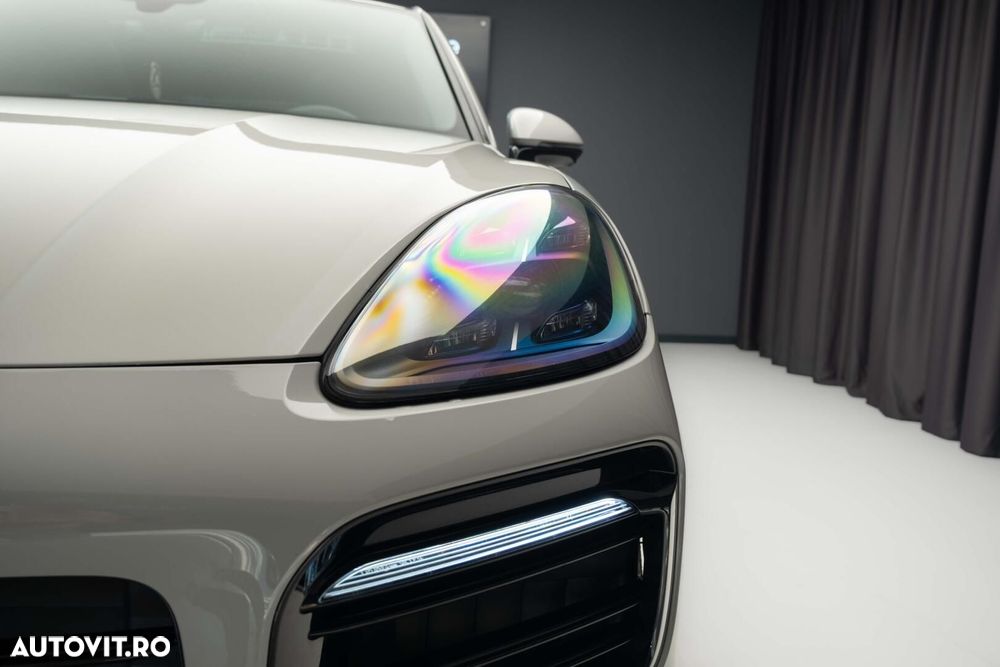 Porsche Cayenne Coupe - 6