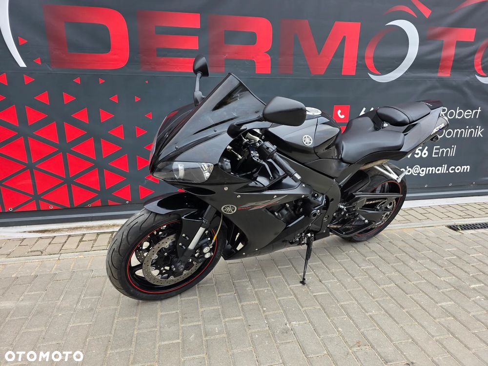Yamaha R1 - 35