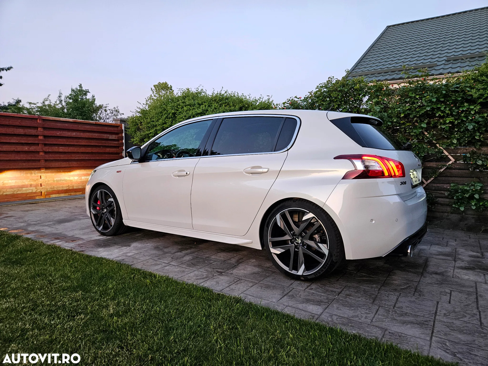 Peugeot 308 GTi by Sport - 3