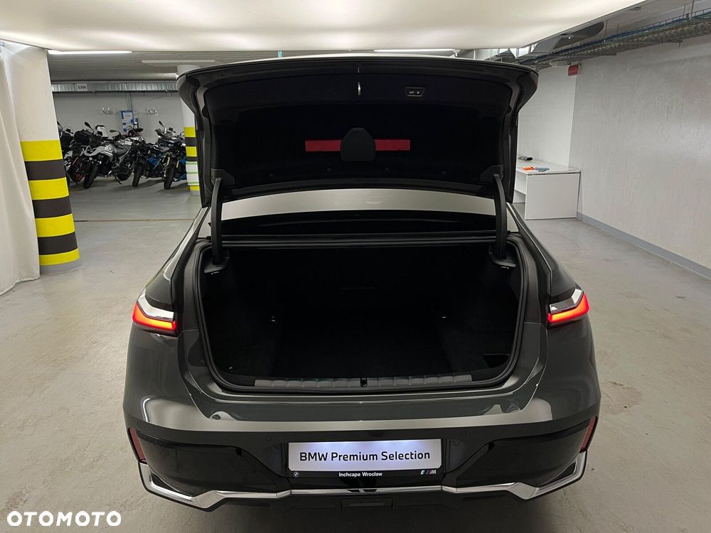 BMW Seria 7 - 31