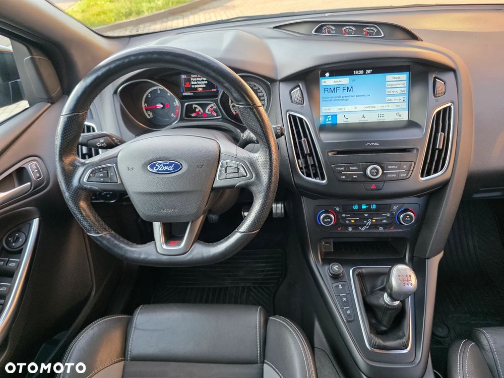 Ford Focus 2.0 TDCi ST mit Leder-Sport-Paket - 24