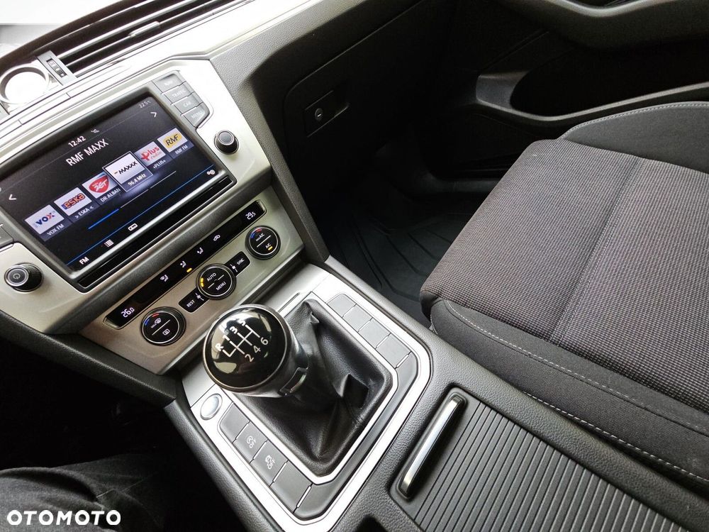 Volkswagen Passat 2.0 TDI BMT Comfortline - 19