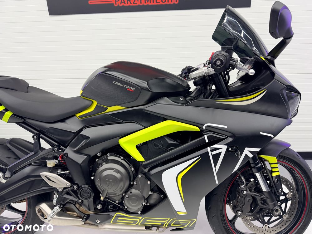 Triumph Daytona - 22