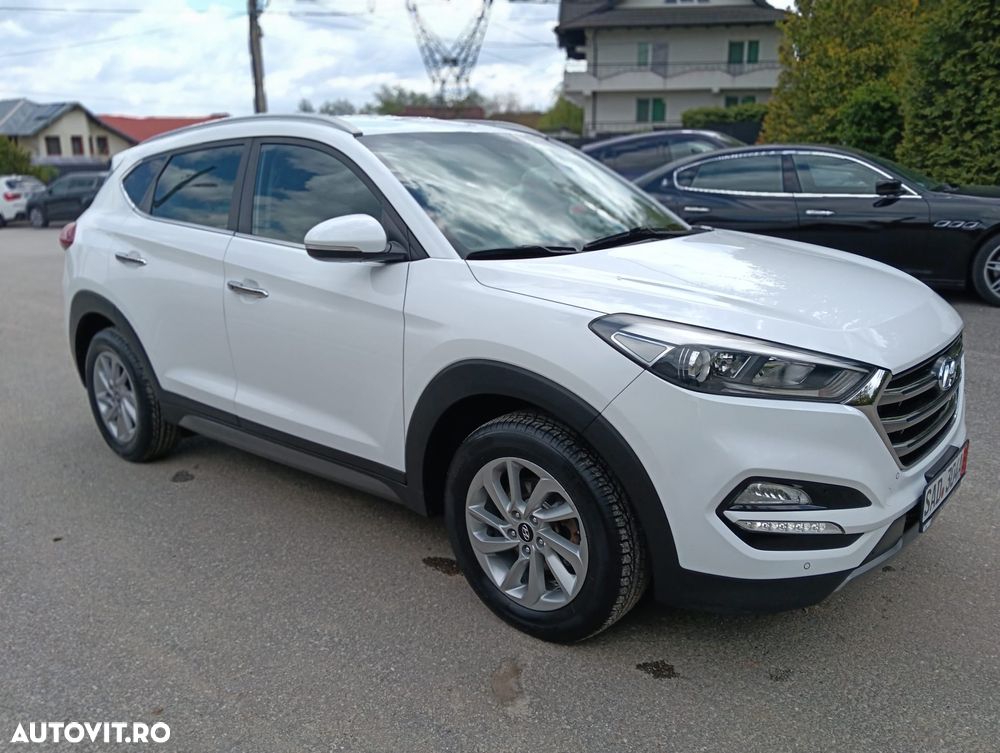 Hyundai Tucson blue 1.7 CRDi 2WD Intro Edition - 21