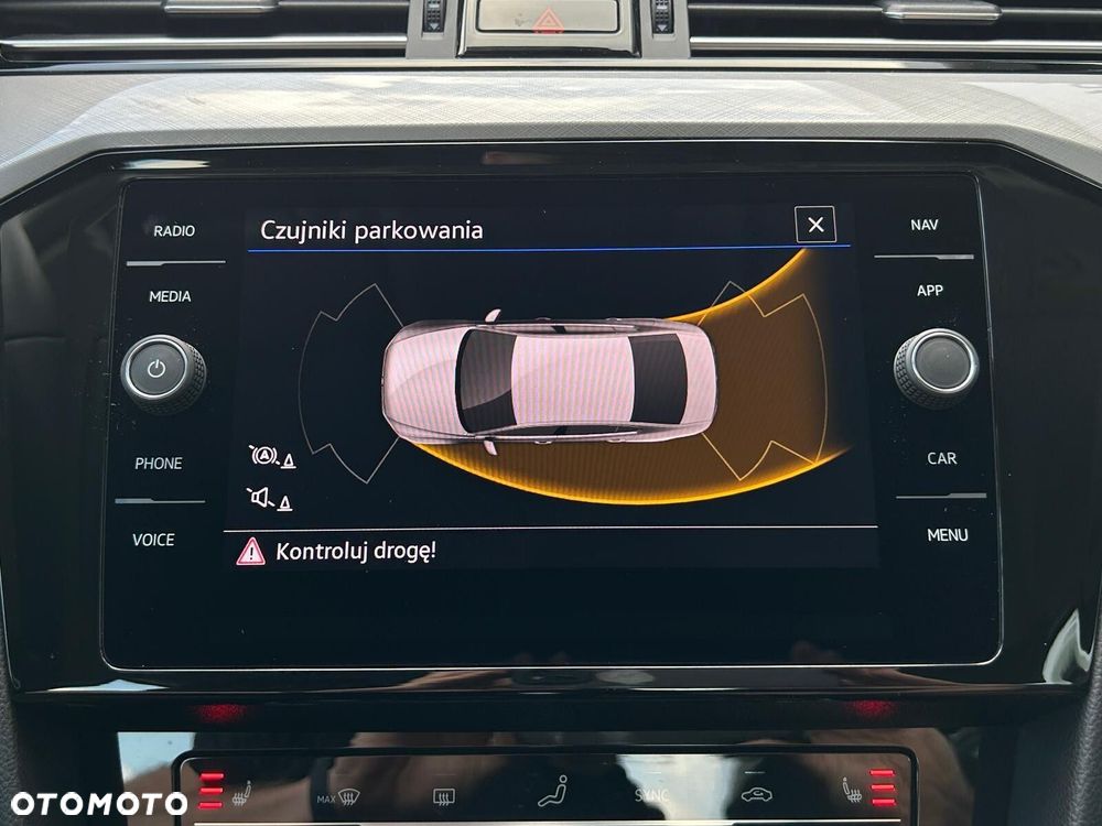 Volkswagen Passat 2.0 TSI Business DSG - 29