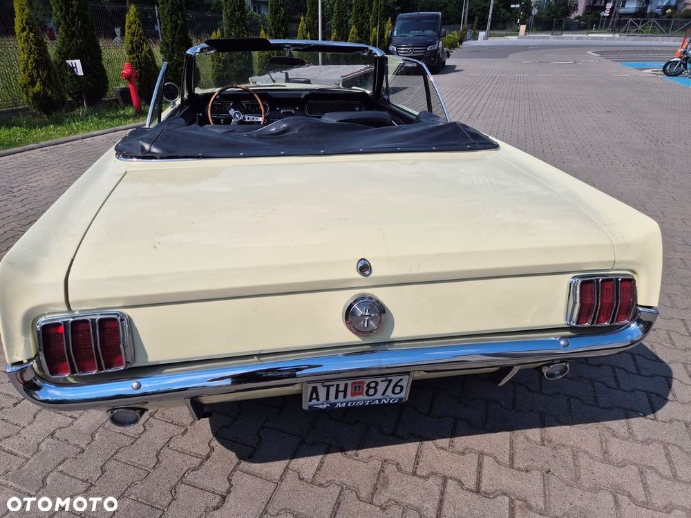 Ford Mustang - 22