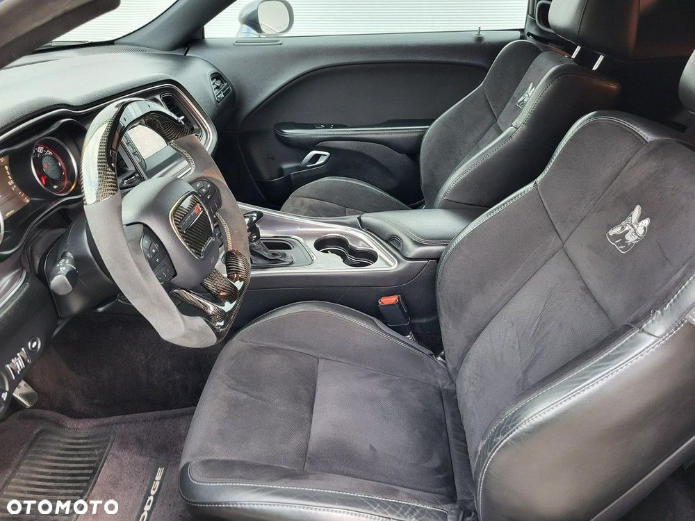 Dodge Challenger - 21