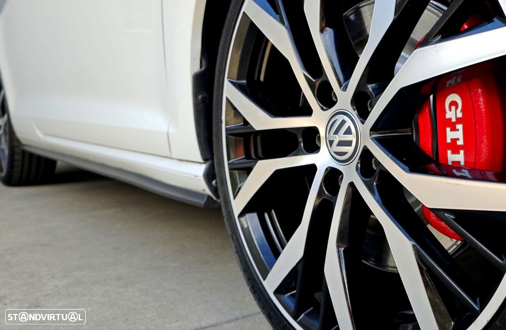 VW Golf 2.0 TSi GTi Performance - 23