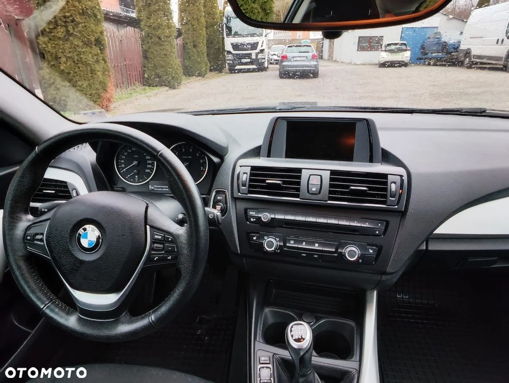 BMW Seria 1 116i Sport Line - 25