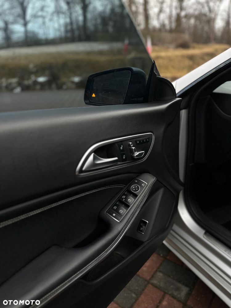 Mercedes-Benz CLA - 25