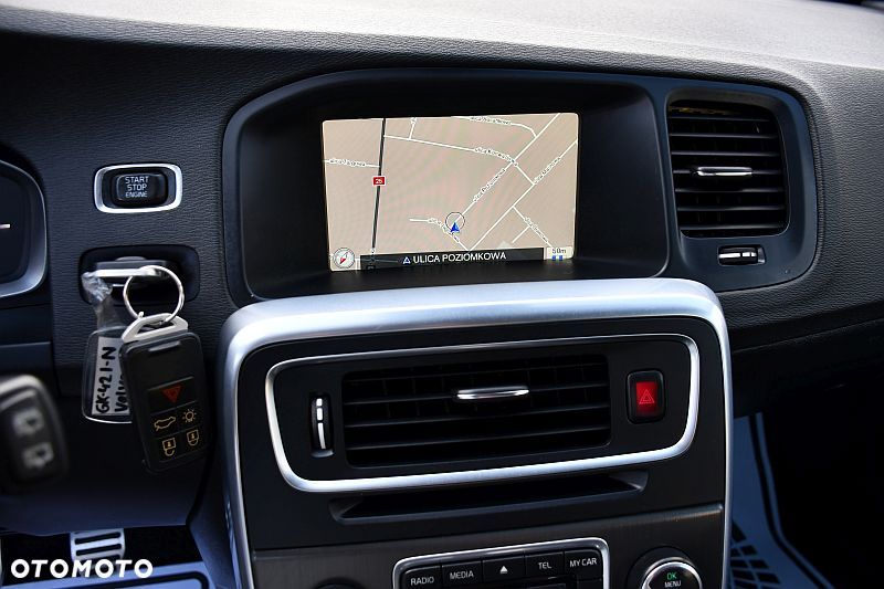 Volvo V60 D3 Momentum - 14