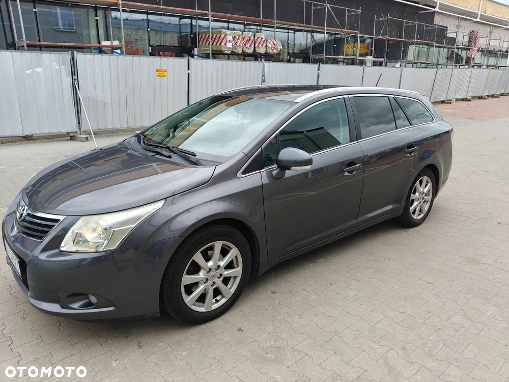 Toyota Avensis 1.8 Sol plus - 9