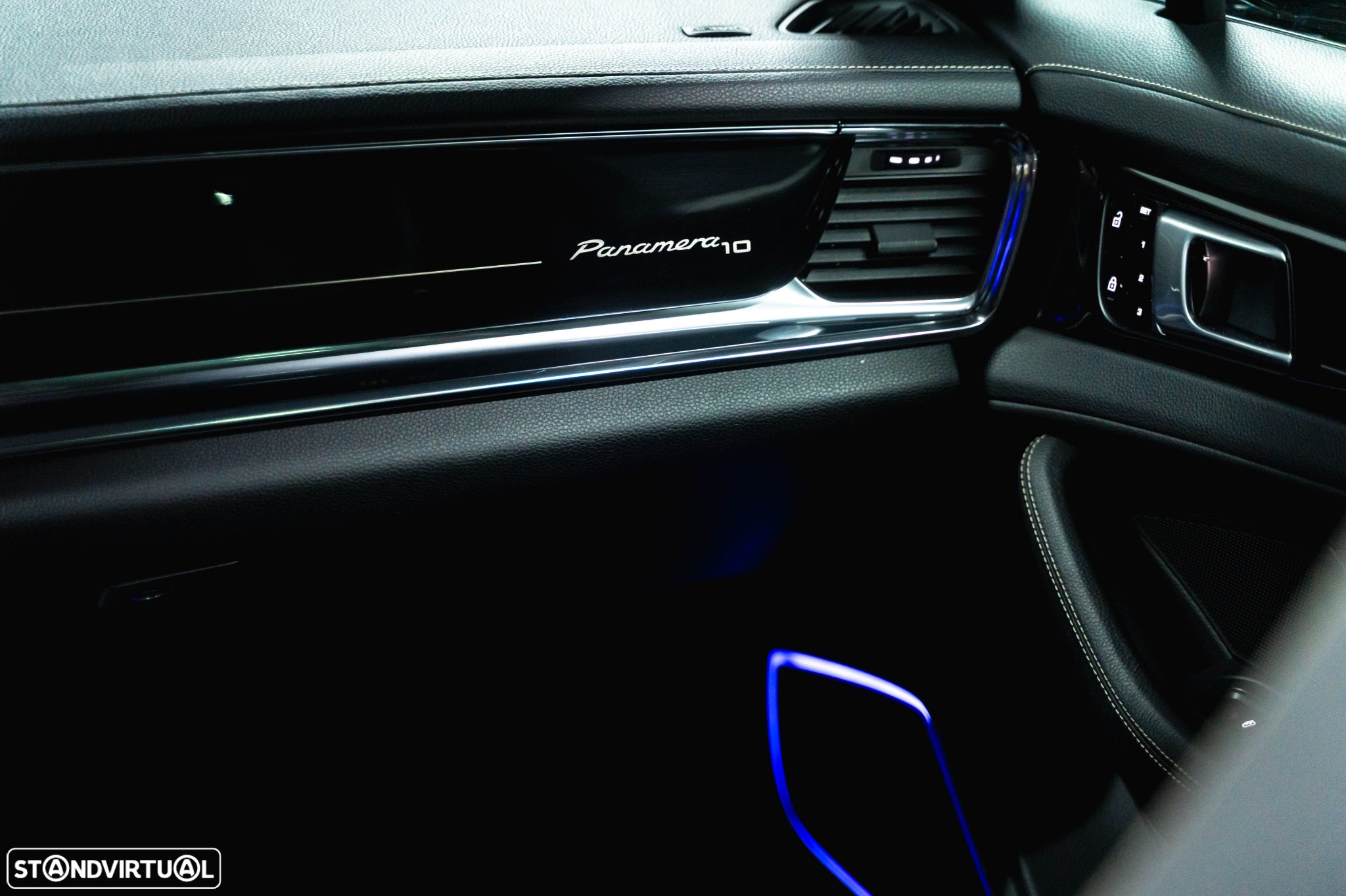 Porsche Panamera Sport Turismo 4 E-Hybrid 10 Years Edition - 17