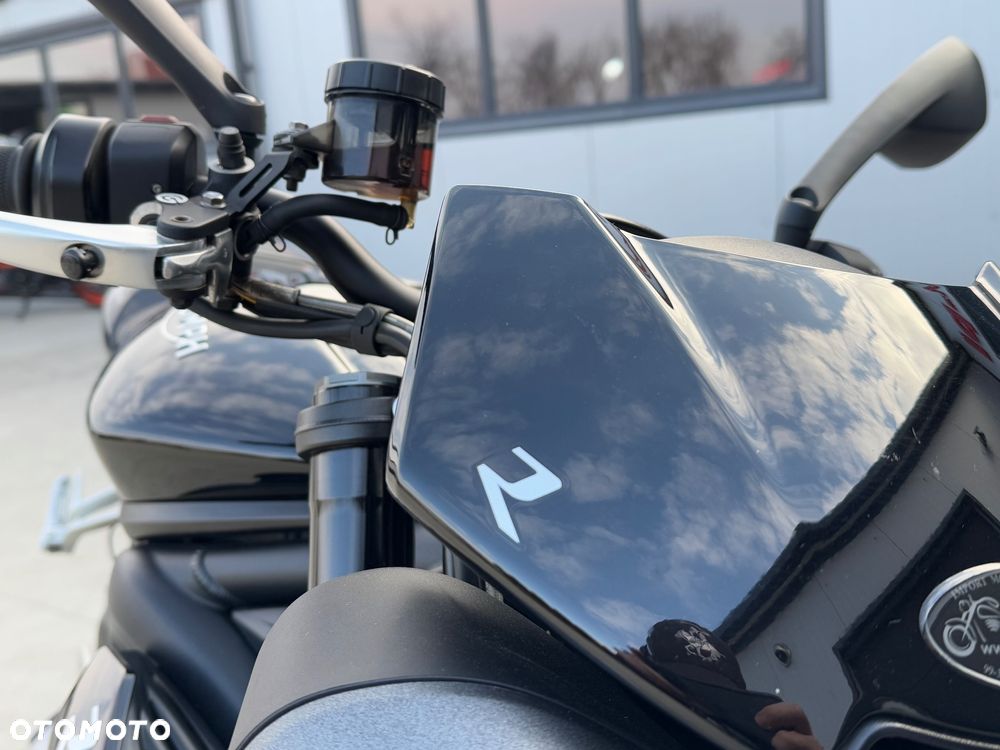 Triumph Street Triple - 10
