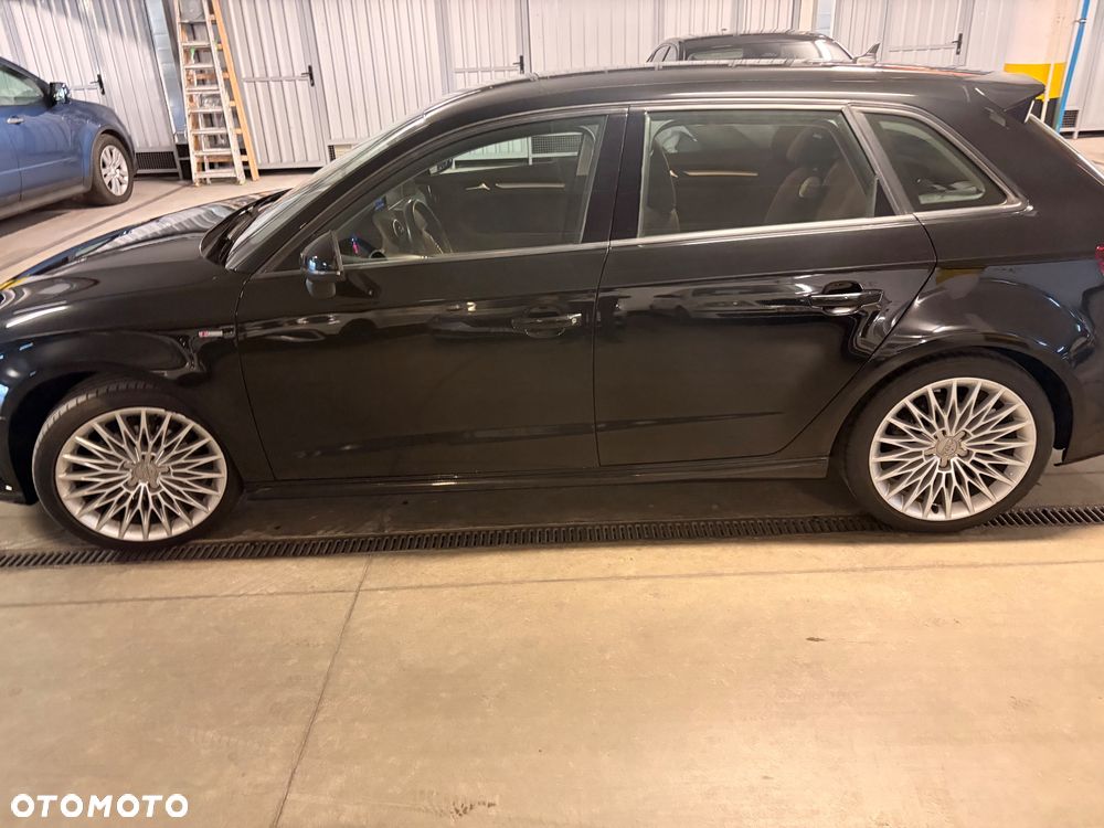 Audi A3 Sportback 2.0 TDI S tronic S line Sportpaket - 5
