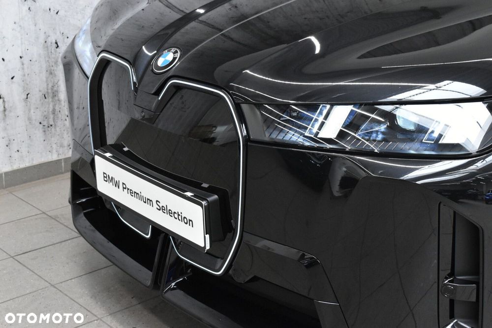 BMW iX - 29