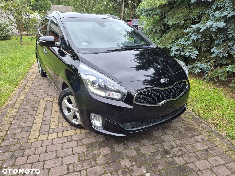 Kia Carens - 2