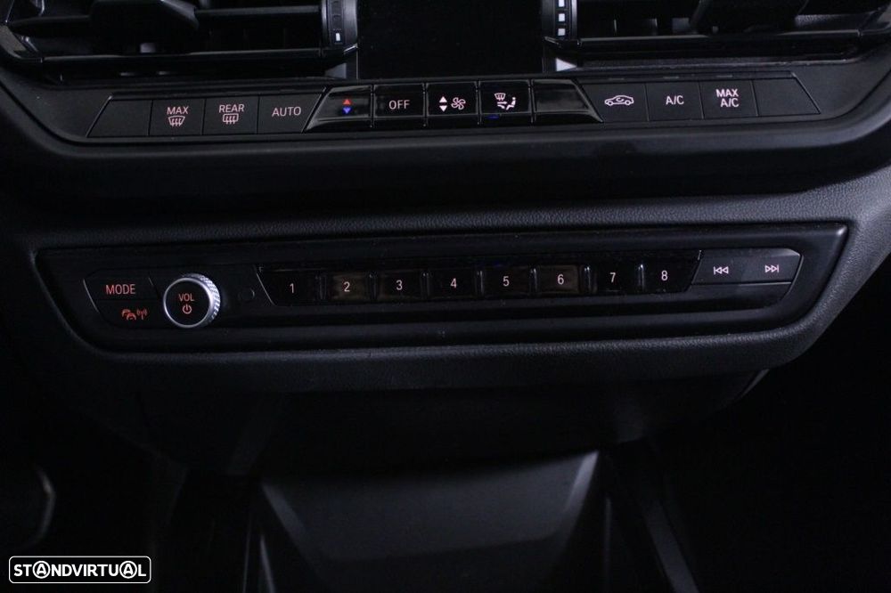 BMW 116 d Pack Desportivo M Auto - 28