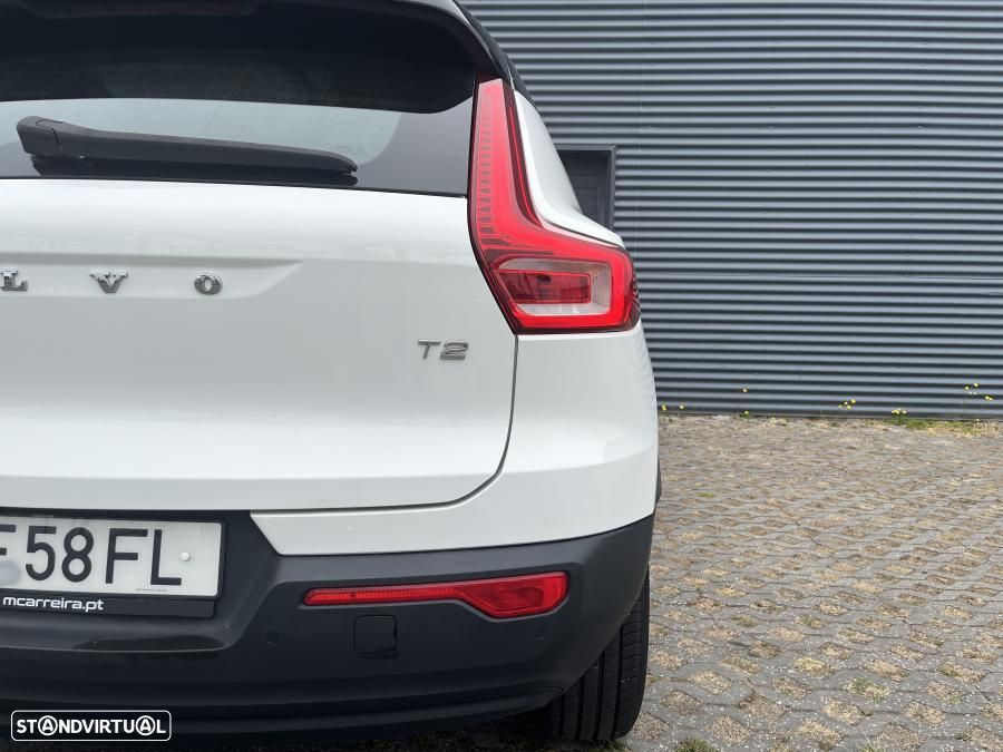 Volvo XC 40 1.5 T2 Momentum Geartronic - 19