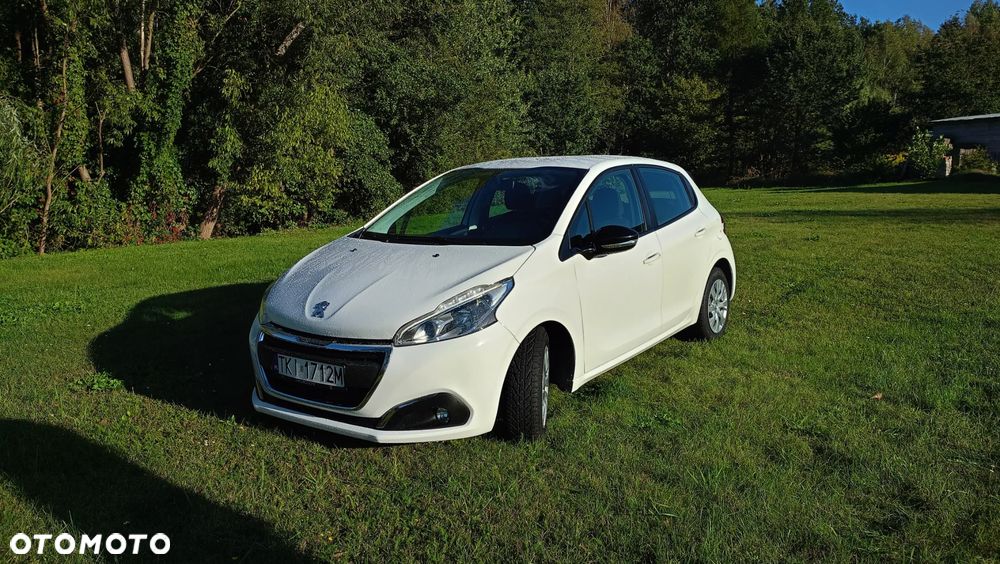 Peugeot 208 - 1