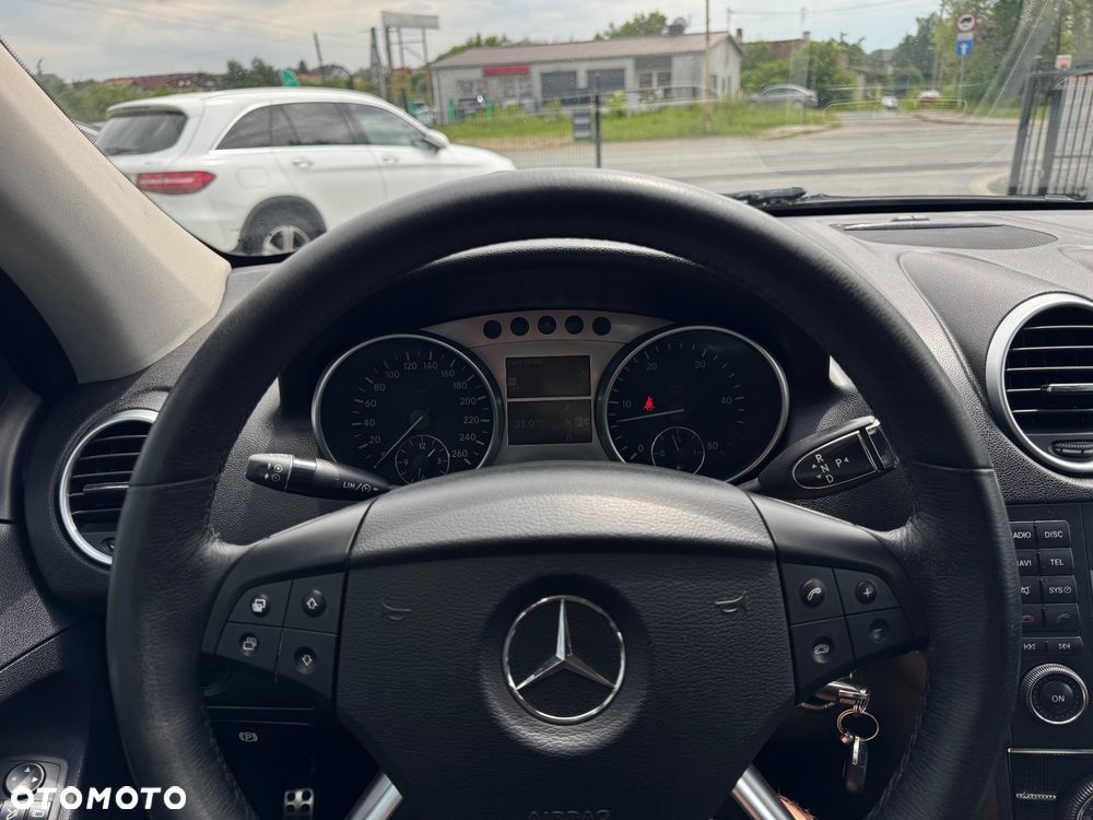 Mercedes-Benz ML - 10
