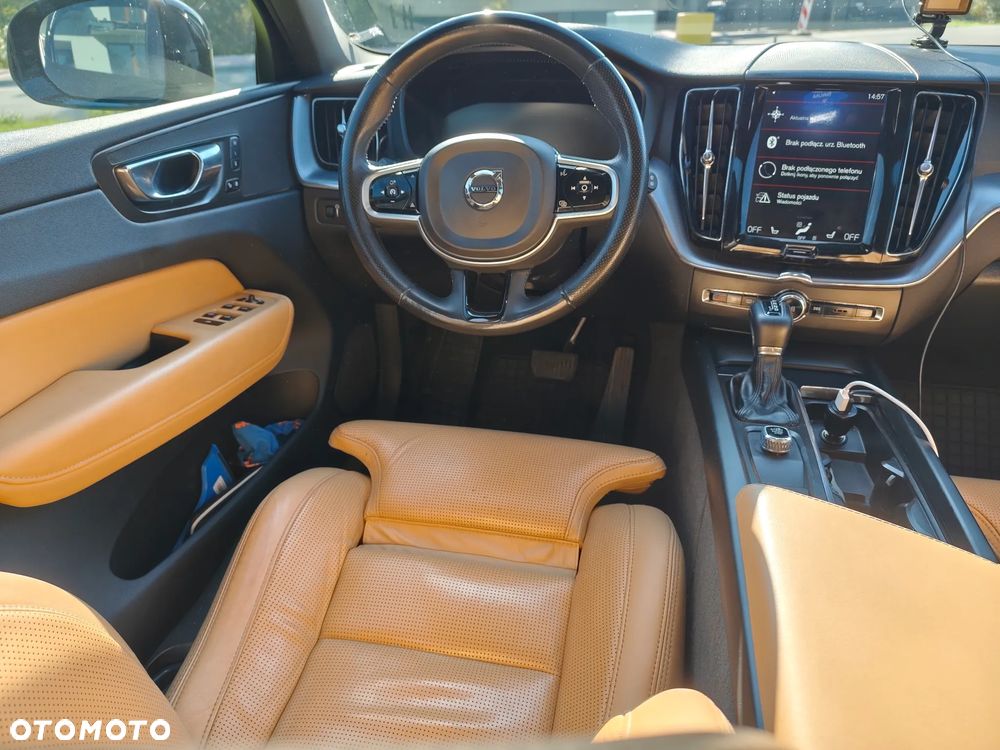 Volvo XC 60 D4 AWD Momentum - 6