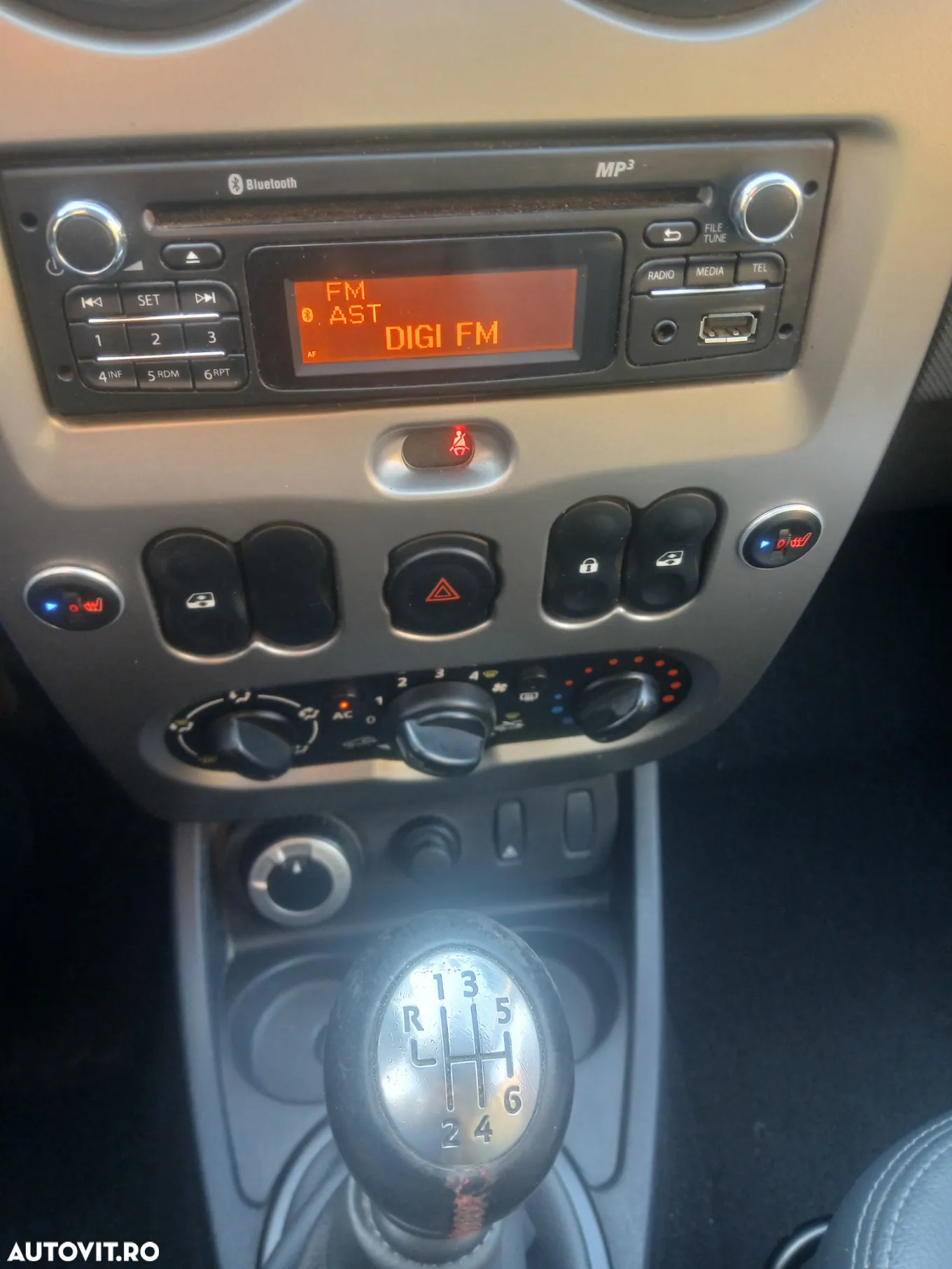 Dacia Duster 1.5 dCi 4x4 Laureate - 11