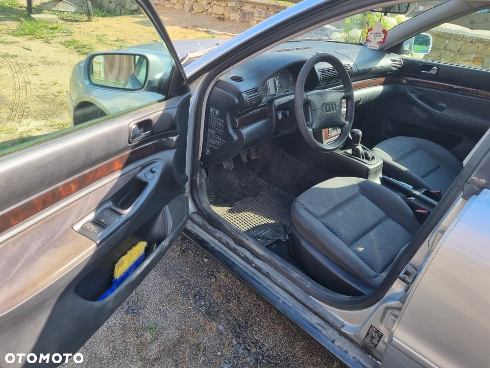 Audi A4 Limousine - 5