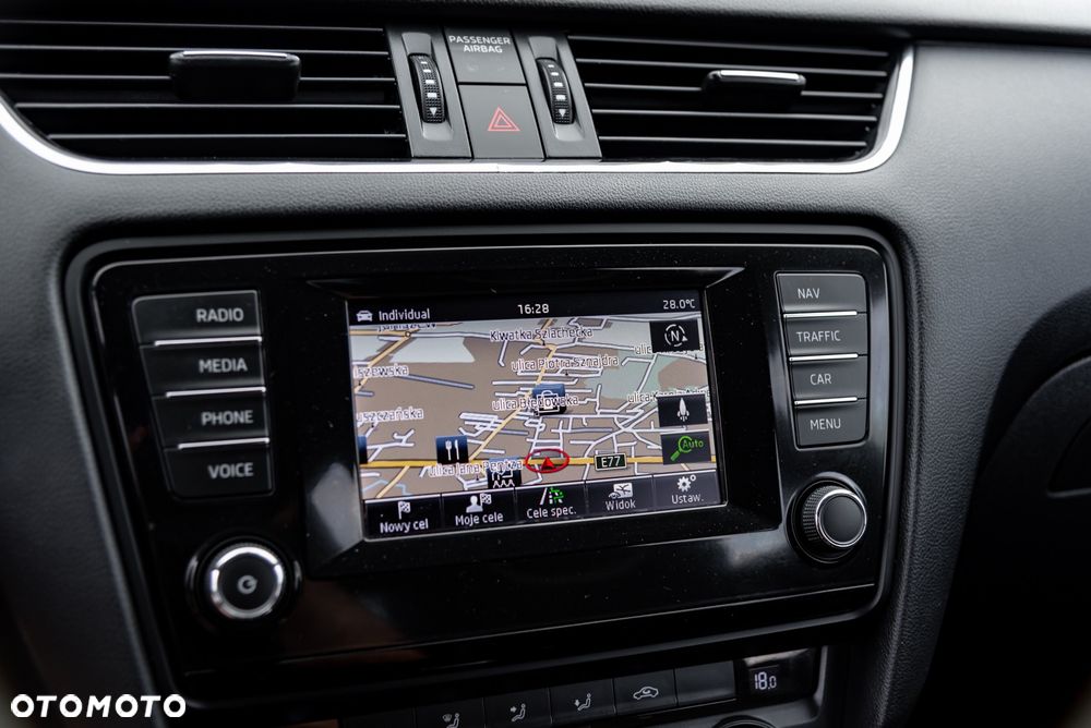 Skoda Octavia 2.0 TDI DSG RS - 34