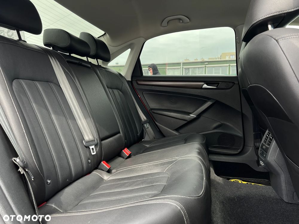 Volkswagen Passat - 23