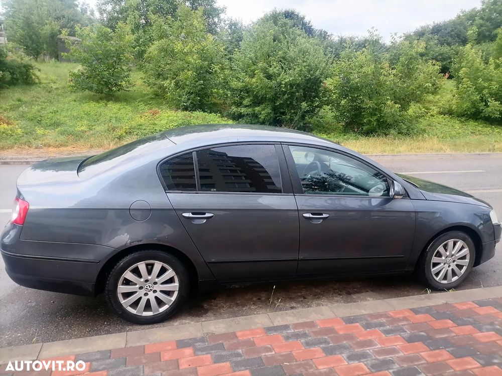 Volkswagen Passat 2.0TDI Trendline DPF Bluemotion Technology - 4