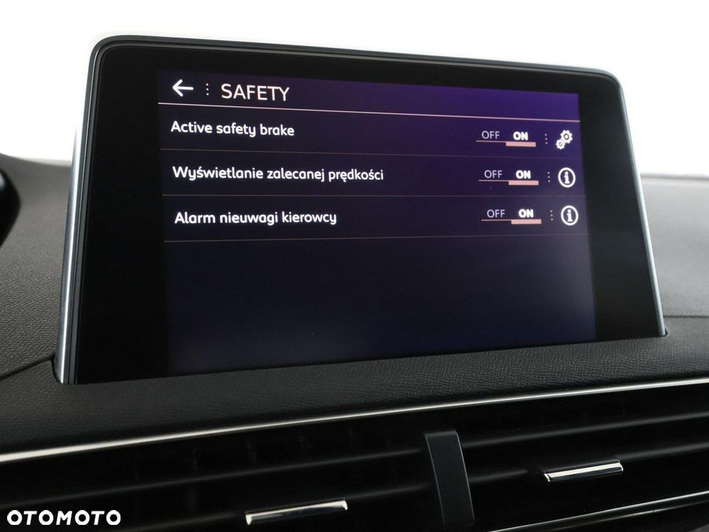 Peugeot 3008 1.6 PureTech GT S&S EAT8 - 26
