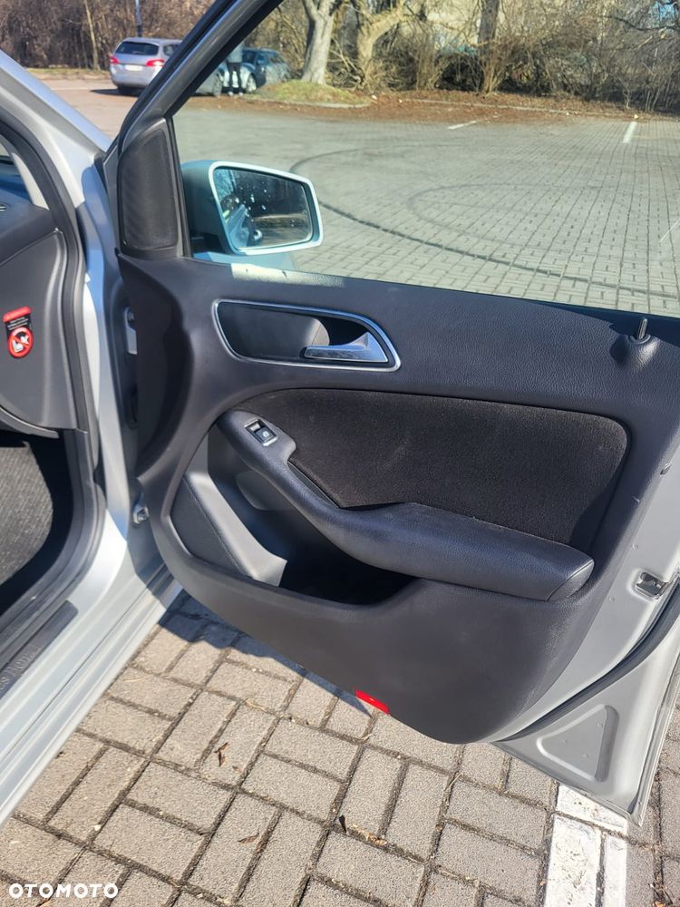 Mercedes-Benz Klasa B 180 CDI (BlueEFFICIENCY) - 13
