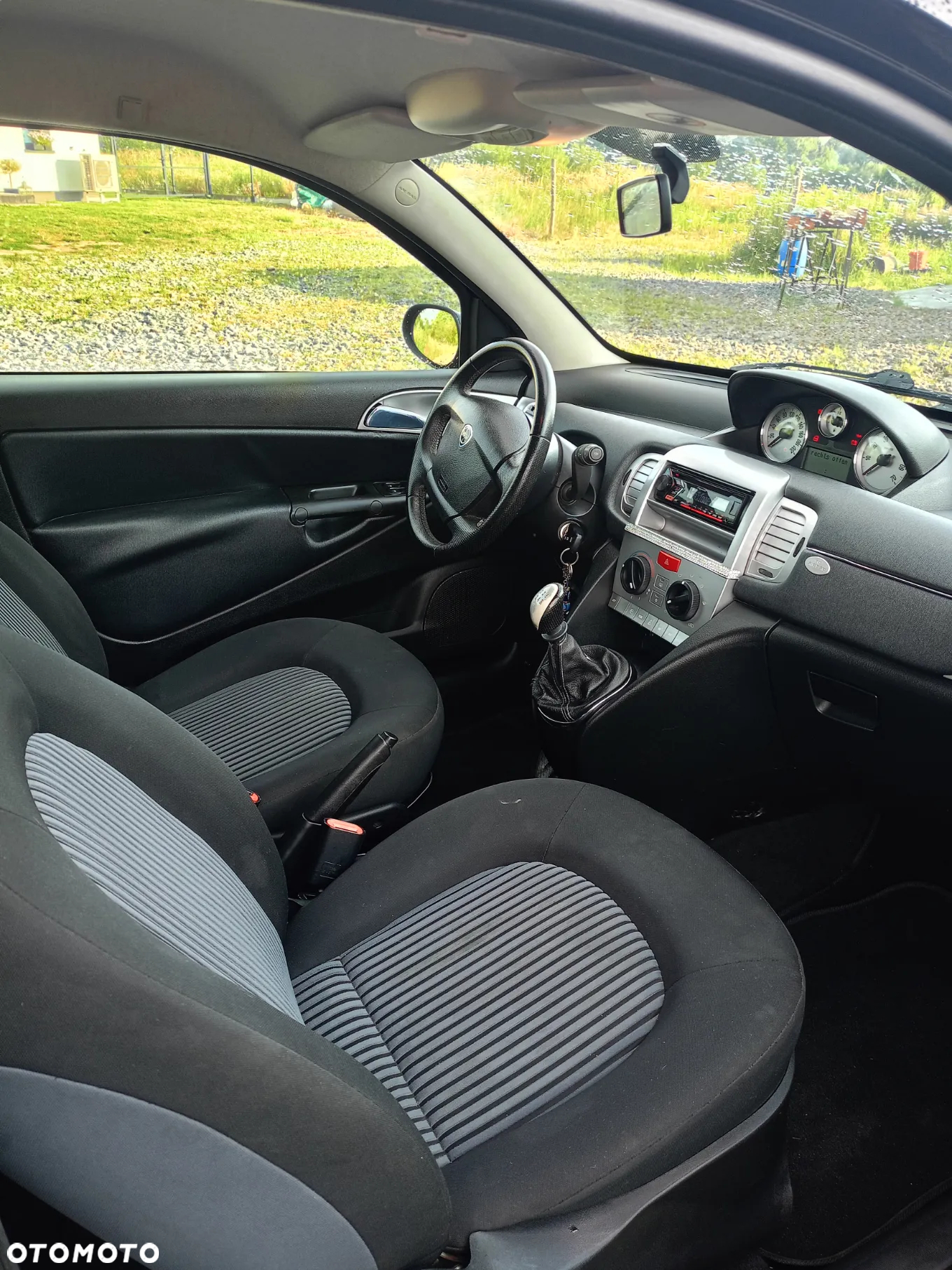 Lancia Ypsilon 1.2 8V Argento (4 os.) - 6