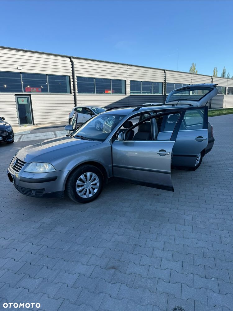 Volkswagen Passat 1.9 TDI Highline - 7