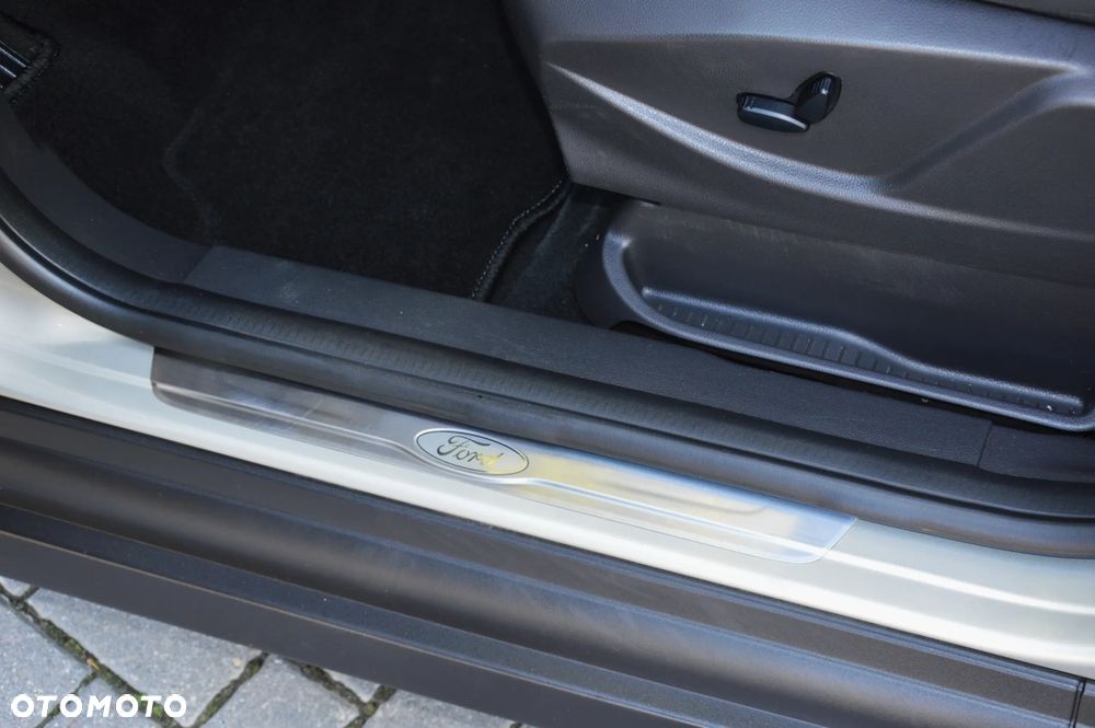 Ford C-MAX - 17