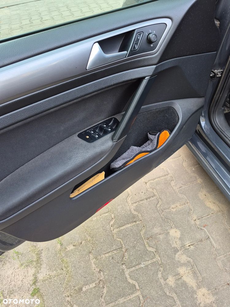 Volkswagen Golf - 16