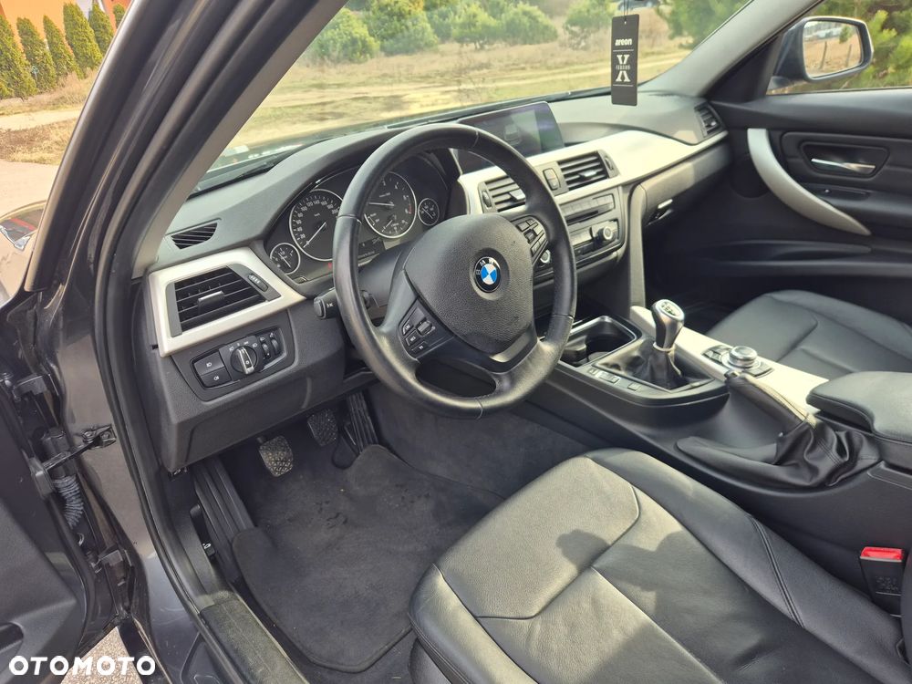 BMW Seria 3 316d - 15