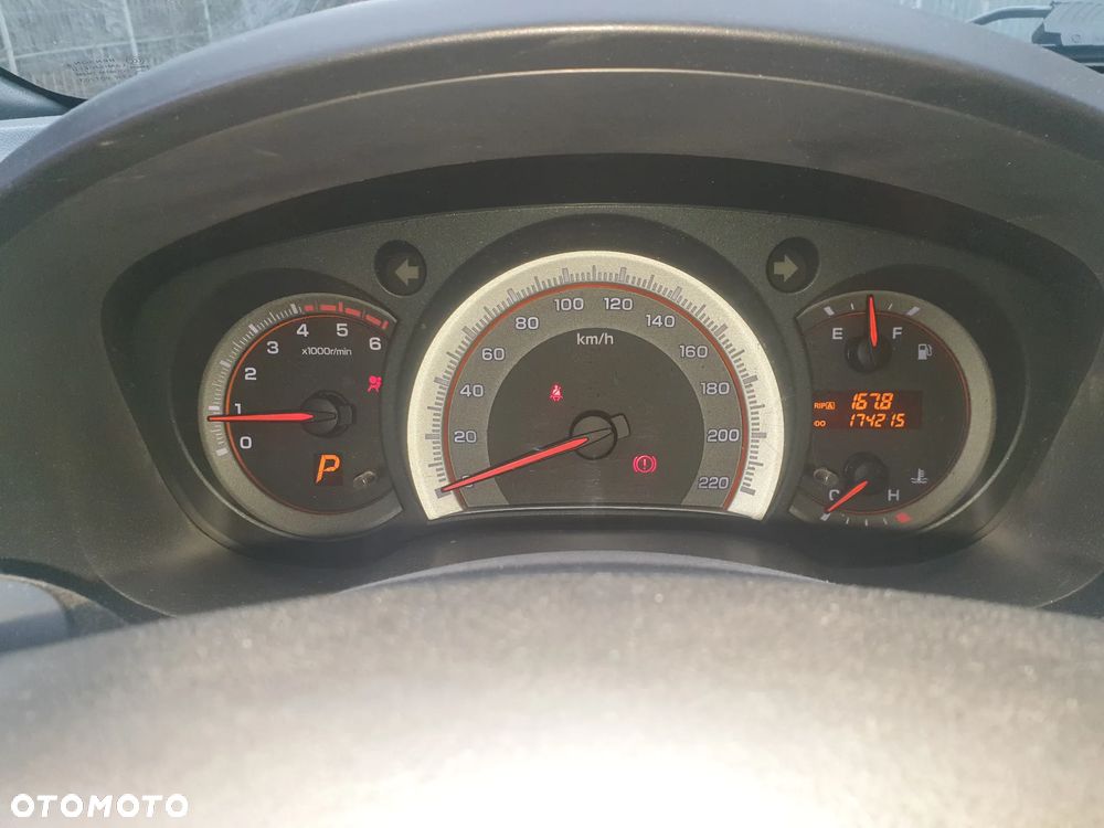 Isuzu D-Max 3.0d DC Custom - 12