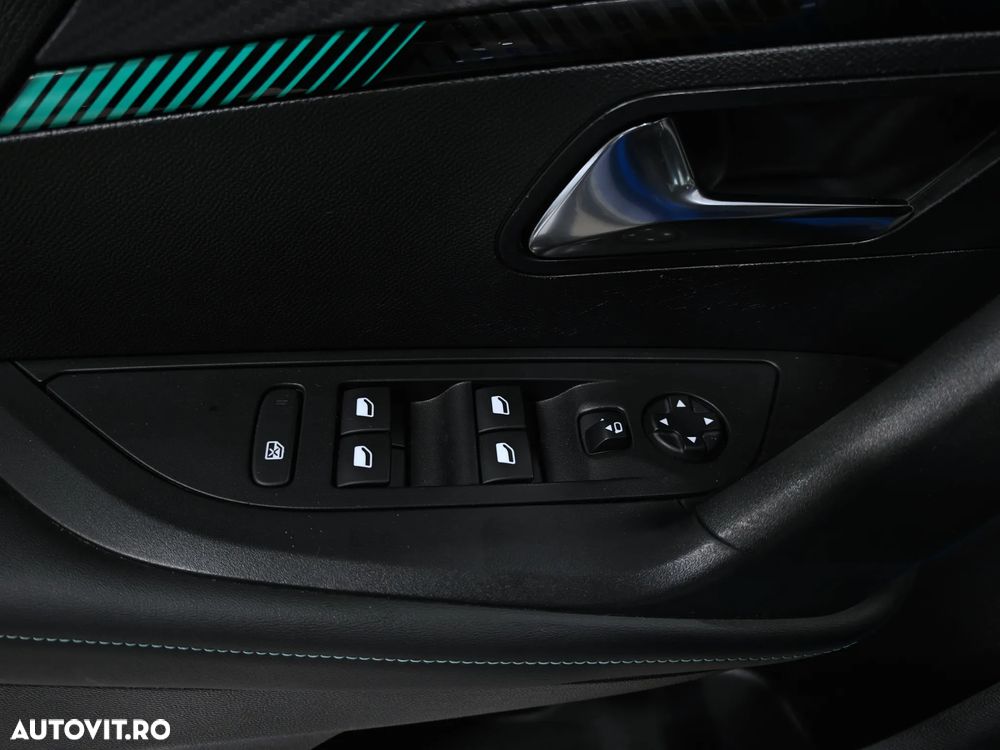 Peugeot 2008 PureTech 130 EAT8 Allure - 29