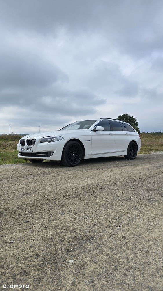 BMW Seria 5 523i - 11